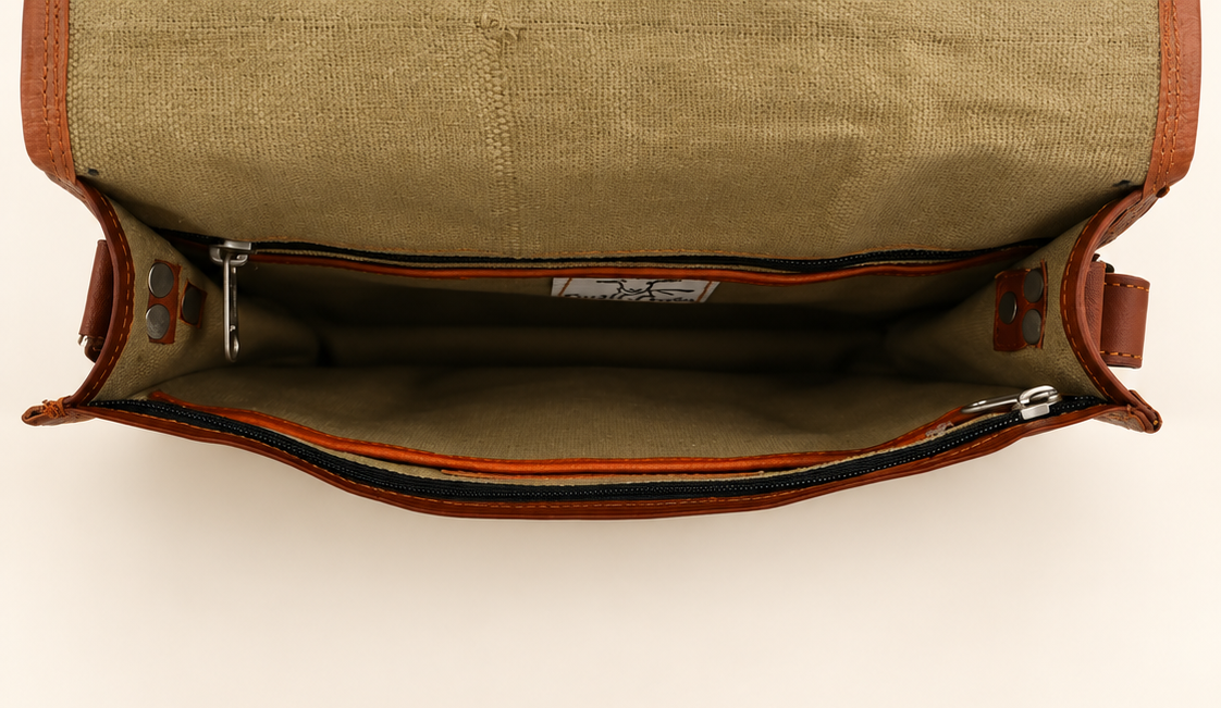 Cassette 11 | Full-Grain Leather Crossbody Bag | EL VEENU